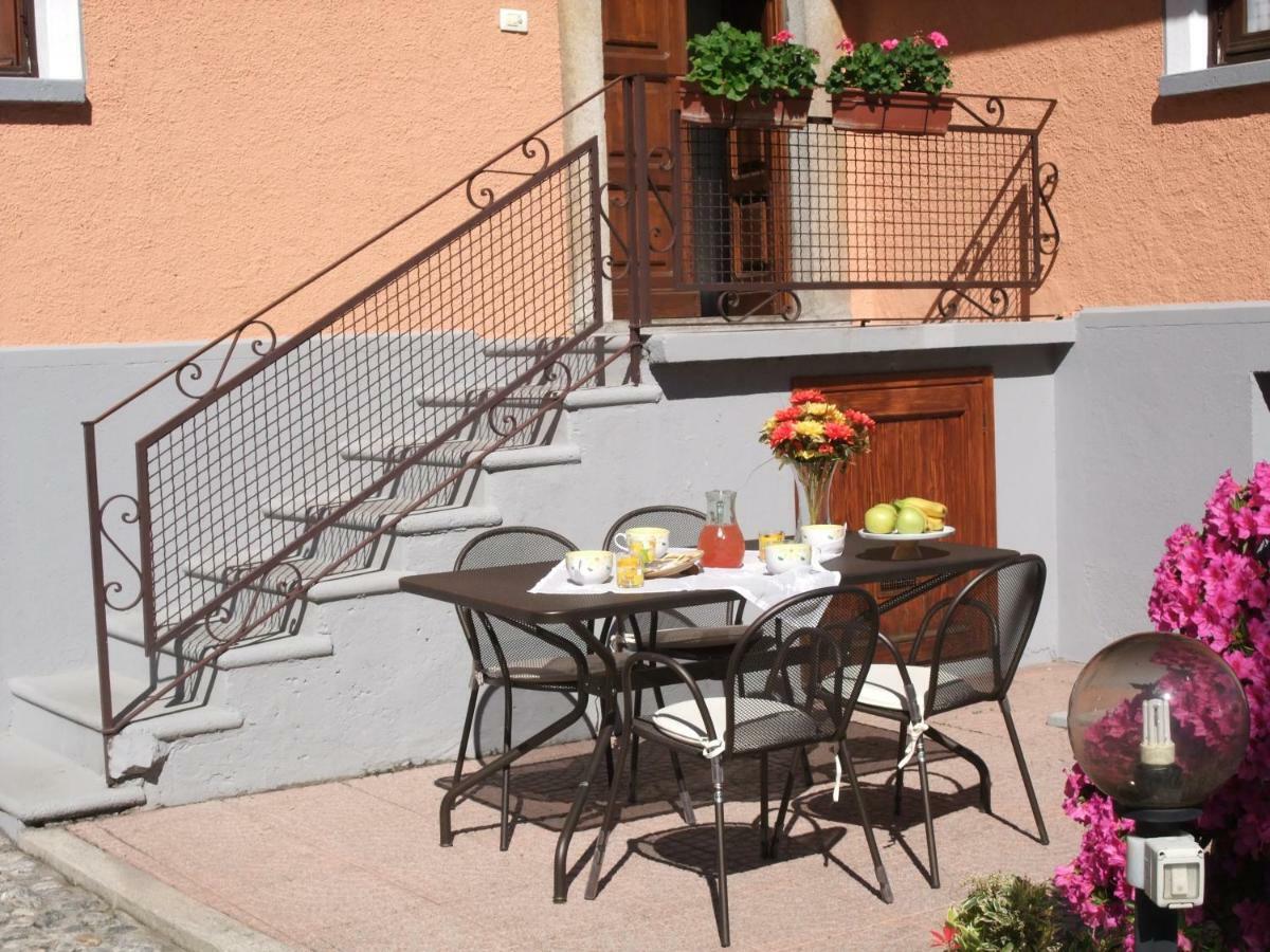 Vila Azalea Di Gigliola Ziello - "Casa Azalea" Cremia Exteriér fotografie